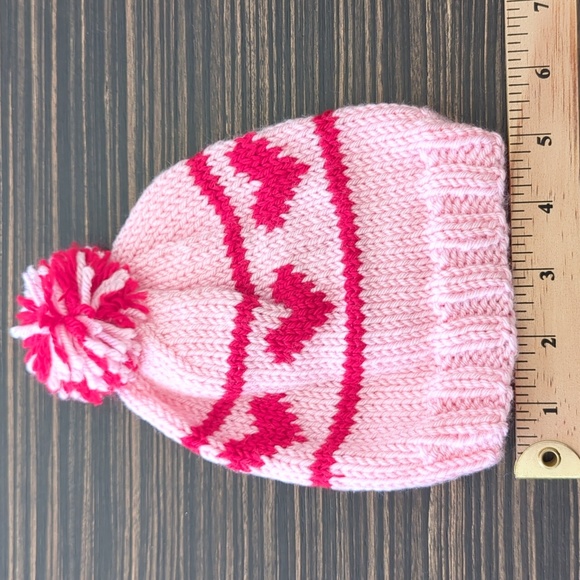 Baby knitted pink with red hearts hat - perfect for photoshoots - Picture 4 of 5